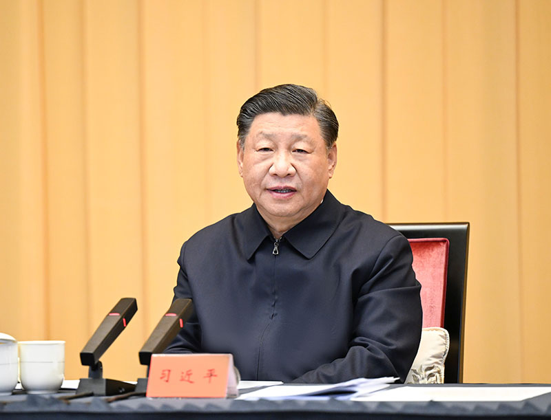11月30日上午，中共中央总书记、国度主席、中央军委主席习近平在上海主持召开深刻推动长三角一体化发展座谈会并颁发沉要讲话。
